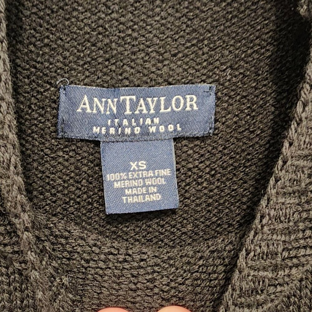 Ann Taylor Italian Merino Wool Sleeveless Sweater Black Top Size XS‎ - Picture 5 of 6